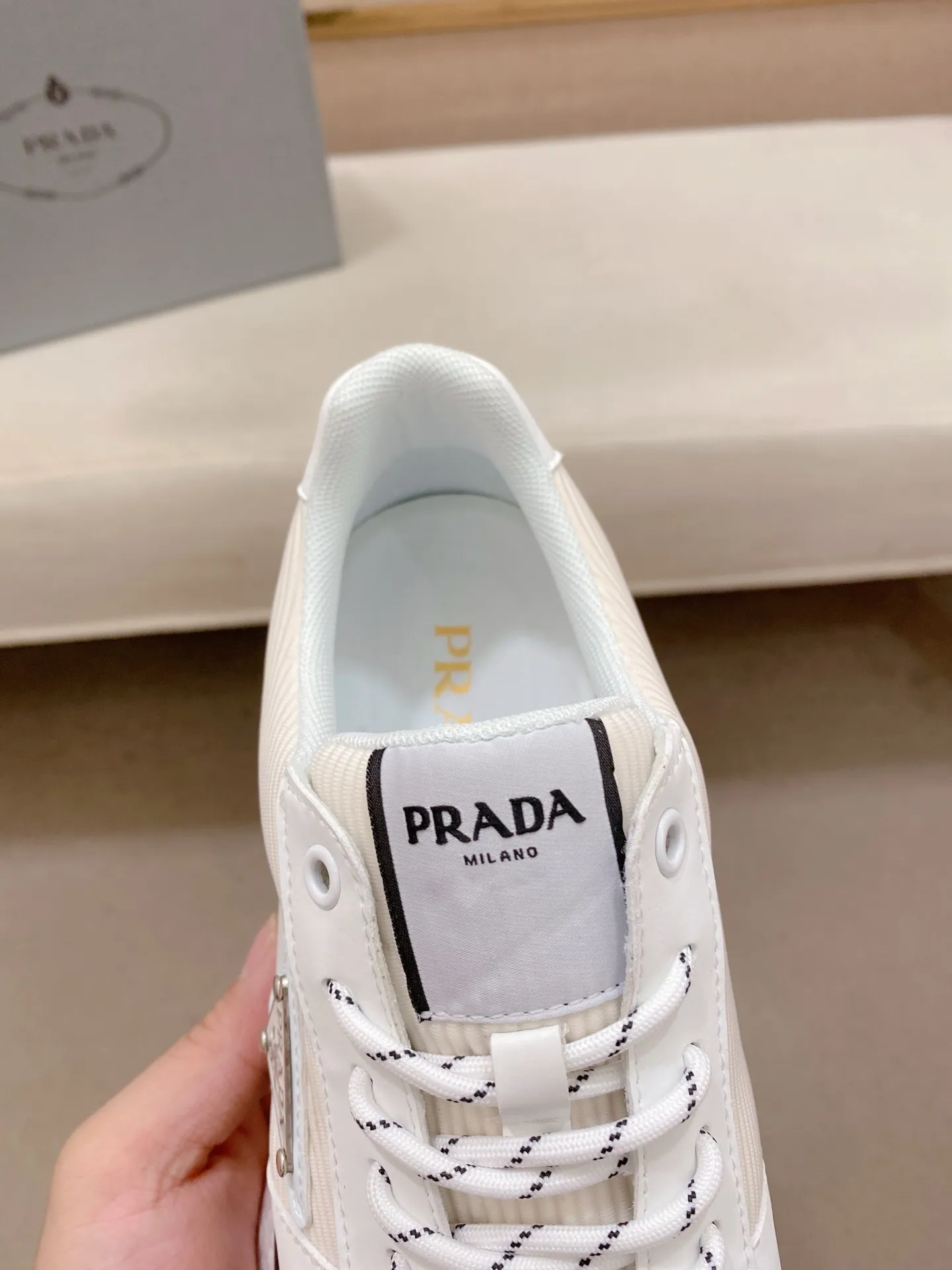 Men's shoes 💰: 462💰 [Prada～Prada] Trendy new styles are on the market. Same style as the official website. Counter quality. Original version. [Strong] [Strong] Imported selected first-layer cowhide. Comfortable and breathable sheepskin lining, fine workmanship, upper layer made of 100% pure cowhide, original last shape, comfortable on the feet, shoe sizes 38 to 44